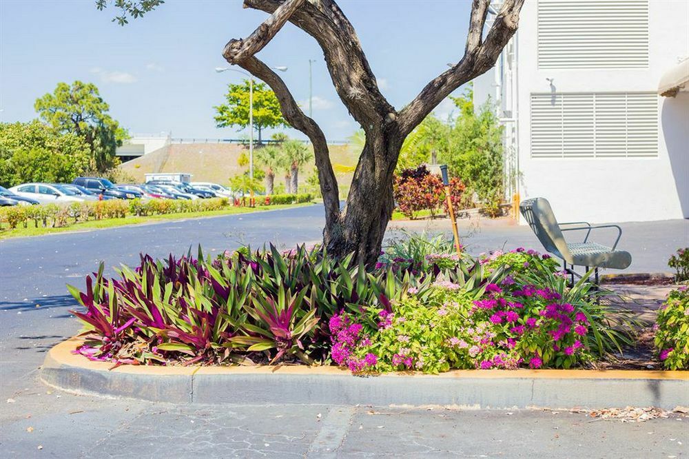 Forum Pompano Beach Exterior photo